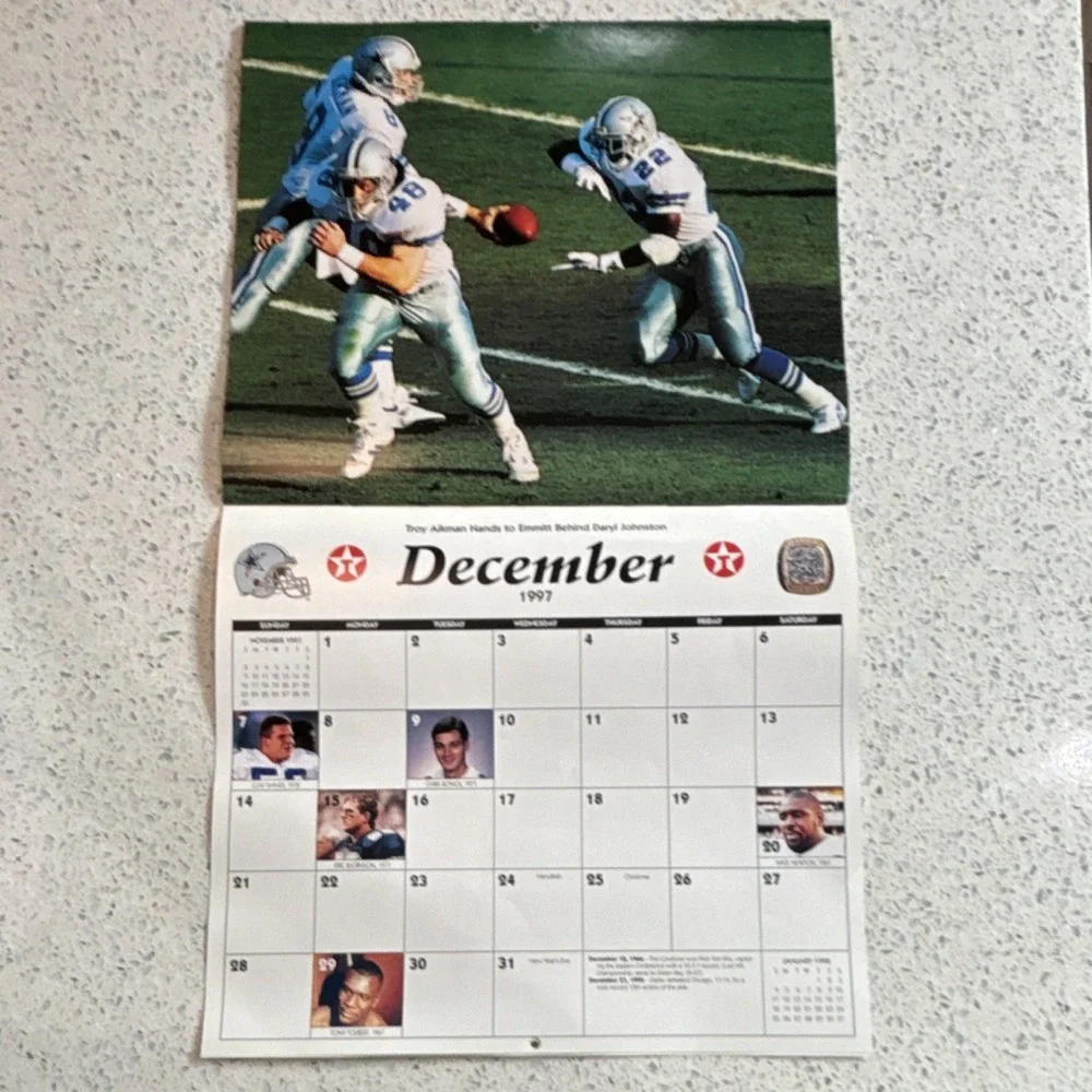 Dallas Cowboys 1997 Official NFL Football Calendar Texaco Sponsored Collectible